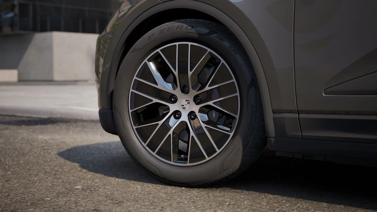 2026 Porsche Macan 4 Electric (XAB), 10/14