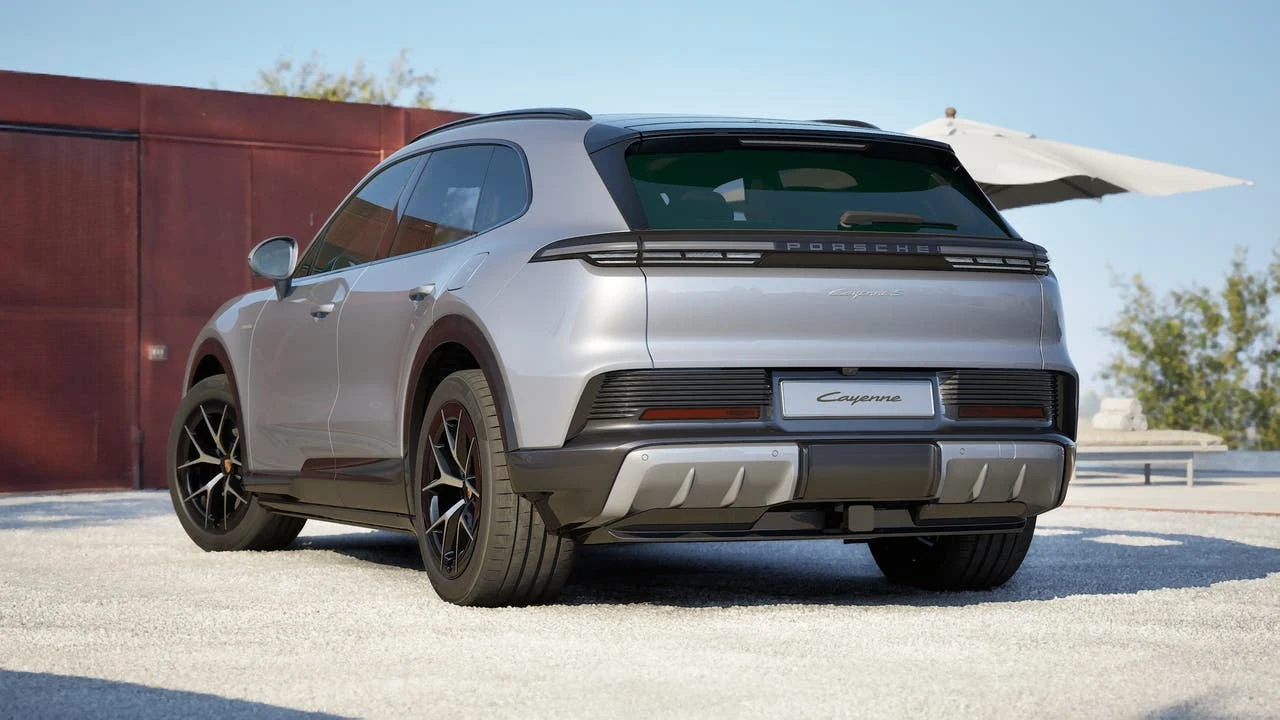 2026 Porsche Cayenne S Electric (E4), 3/14