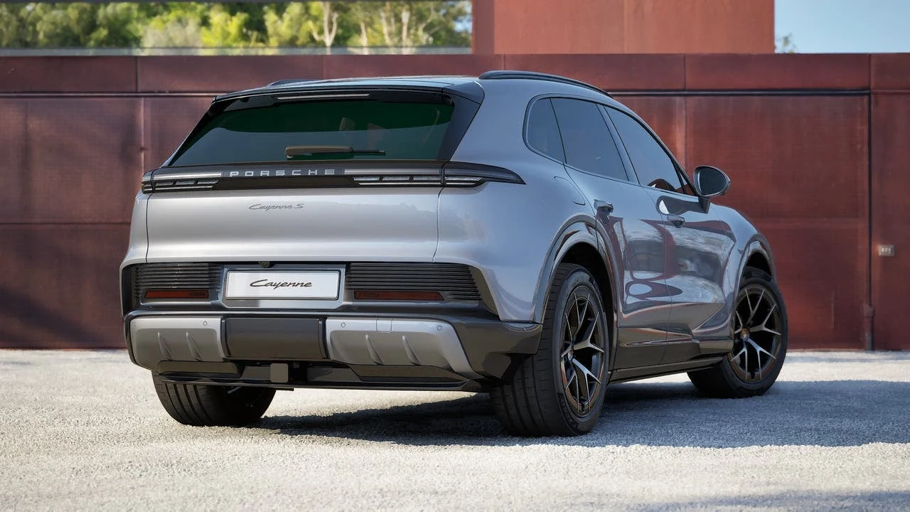 2026 Porsche Cayenne S Electric (E4), 9/14