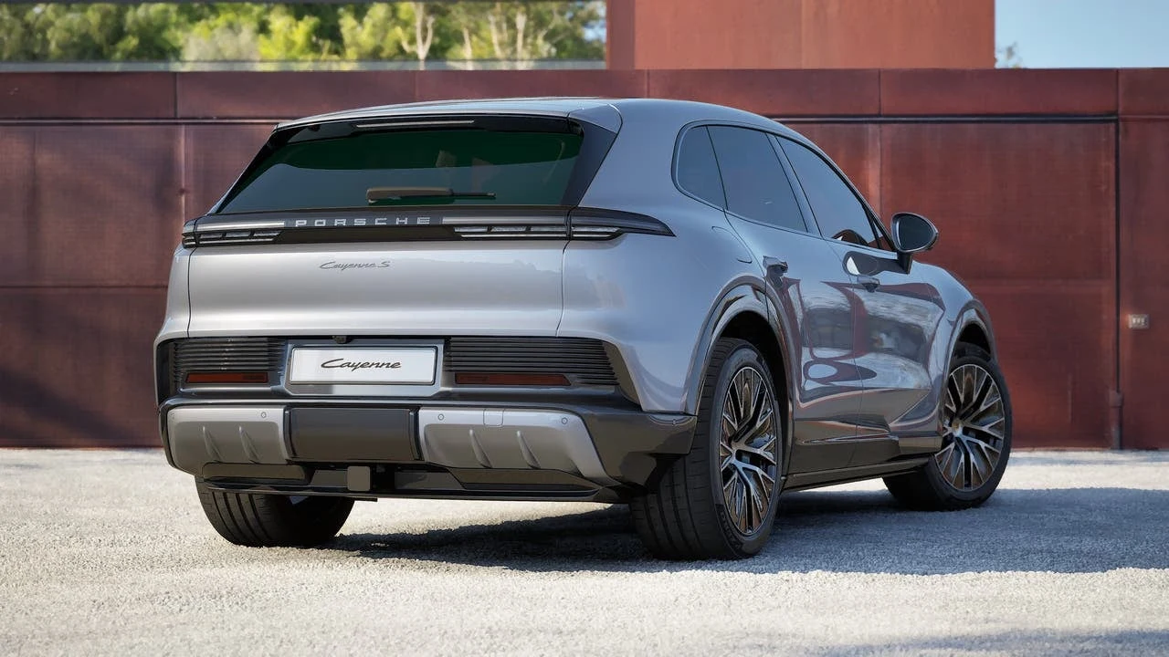 2026 Porsche Cayenne S Electric (E4), 9/14