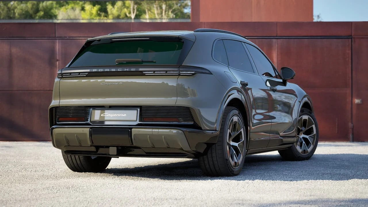 2026 Porsche Cayenne S Electric (E4), 9/14