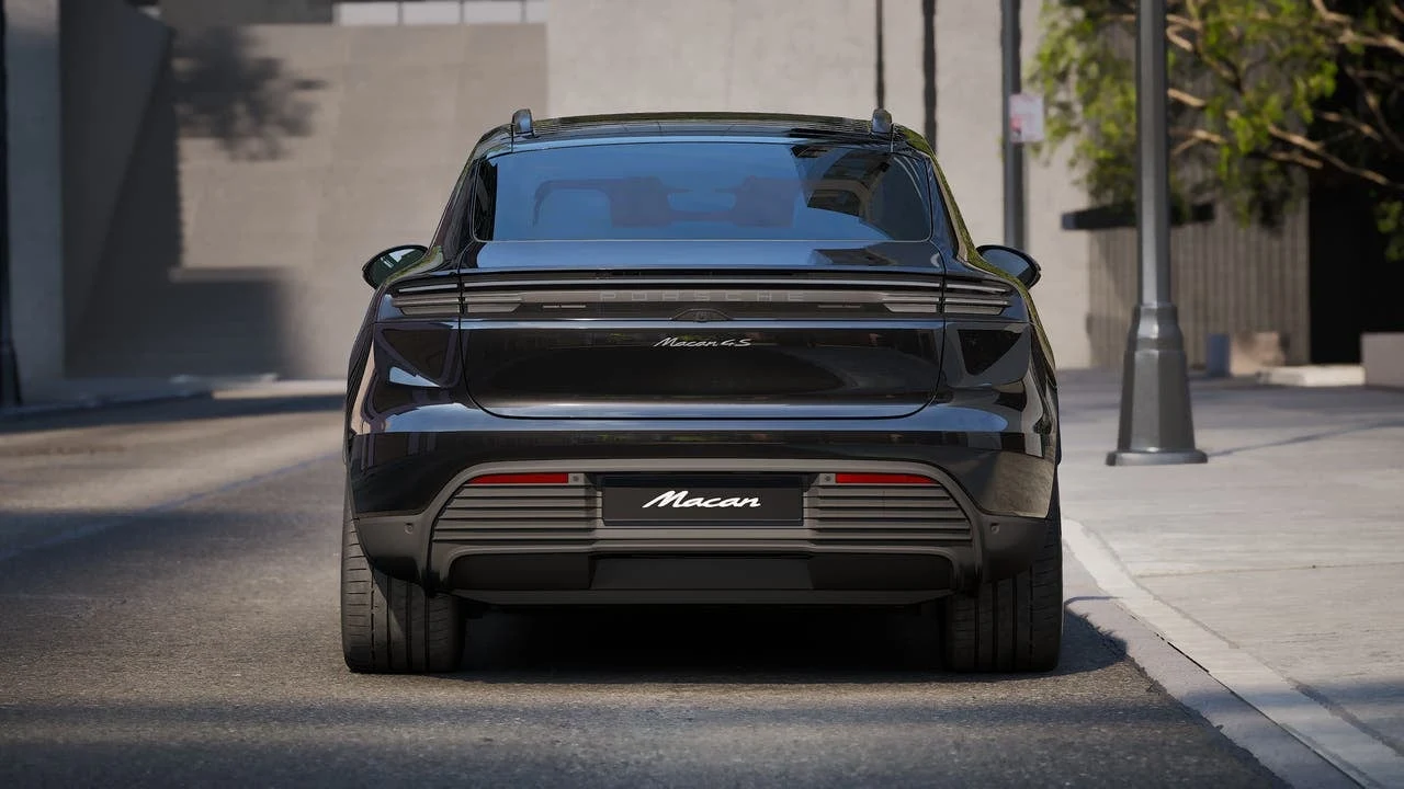 2026 Porsche Macan 4S Electric (XAB), 7/14