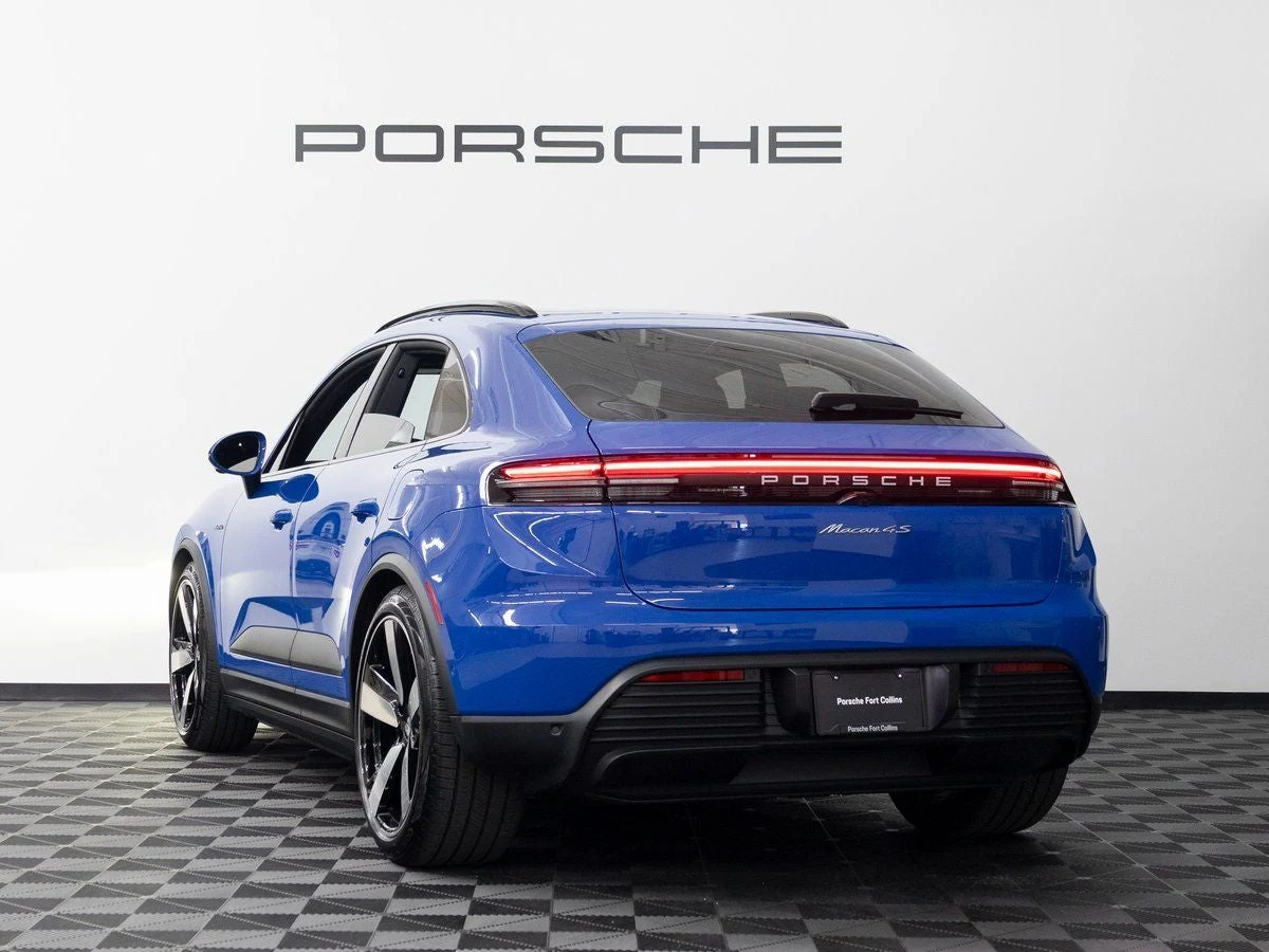2026 Porsche Macan 4S Electric (XAB), 3/30