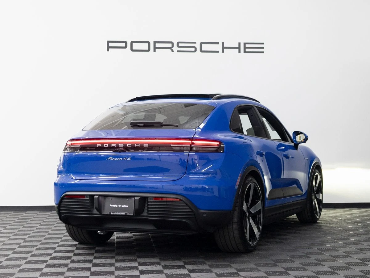 2026 Porsche Macan 4S Electric (XAB), 7/30