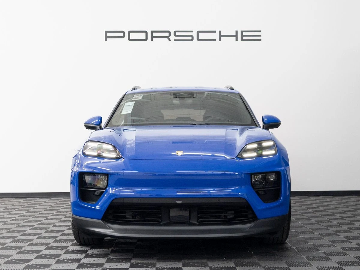 2026 Porsche Macan 4S Electric (XAB), 11/30