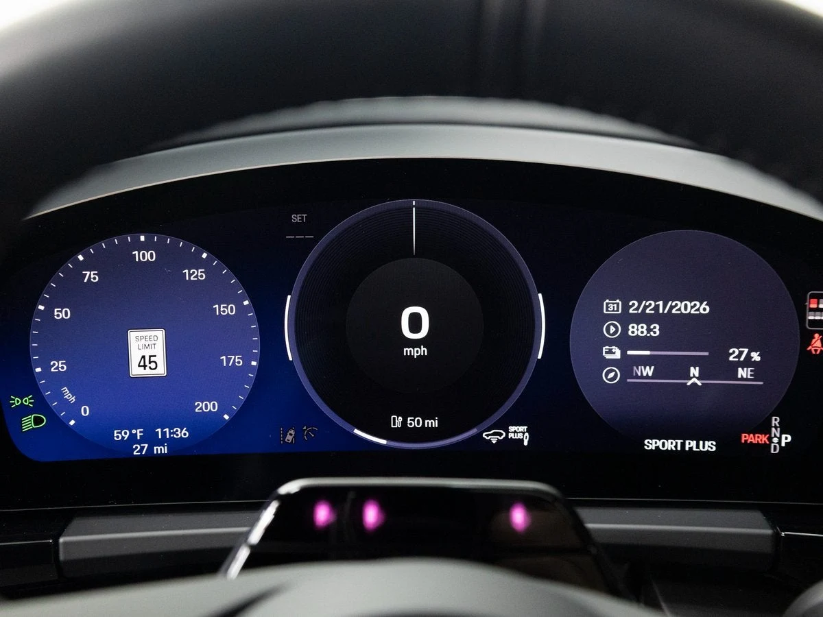 2026 Porsche Macan 4S Electric (XAB), 20/30