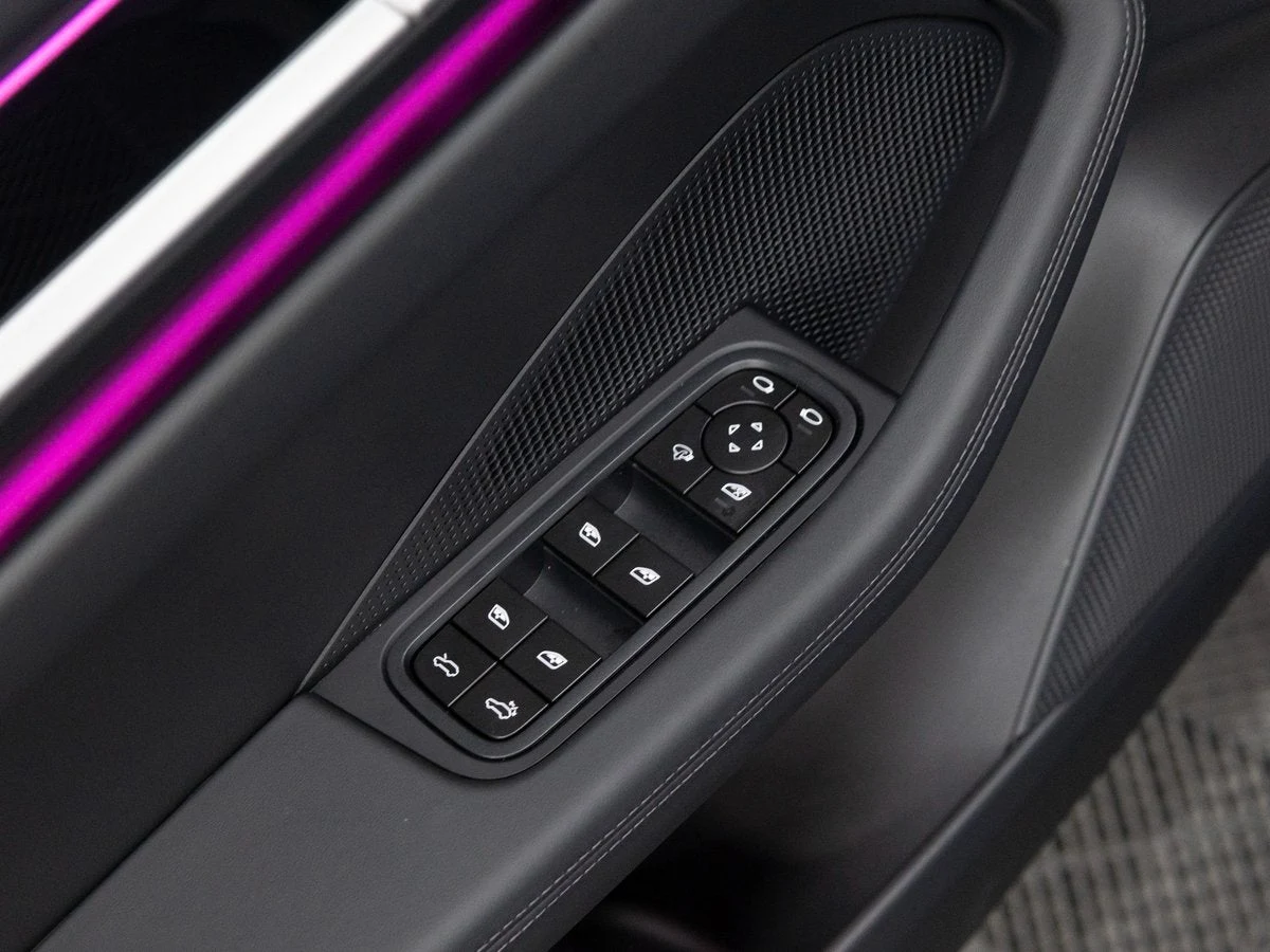 2026 Porsche Macan 4S Electric (XAB), 22/30