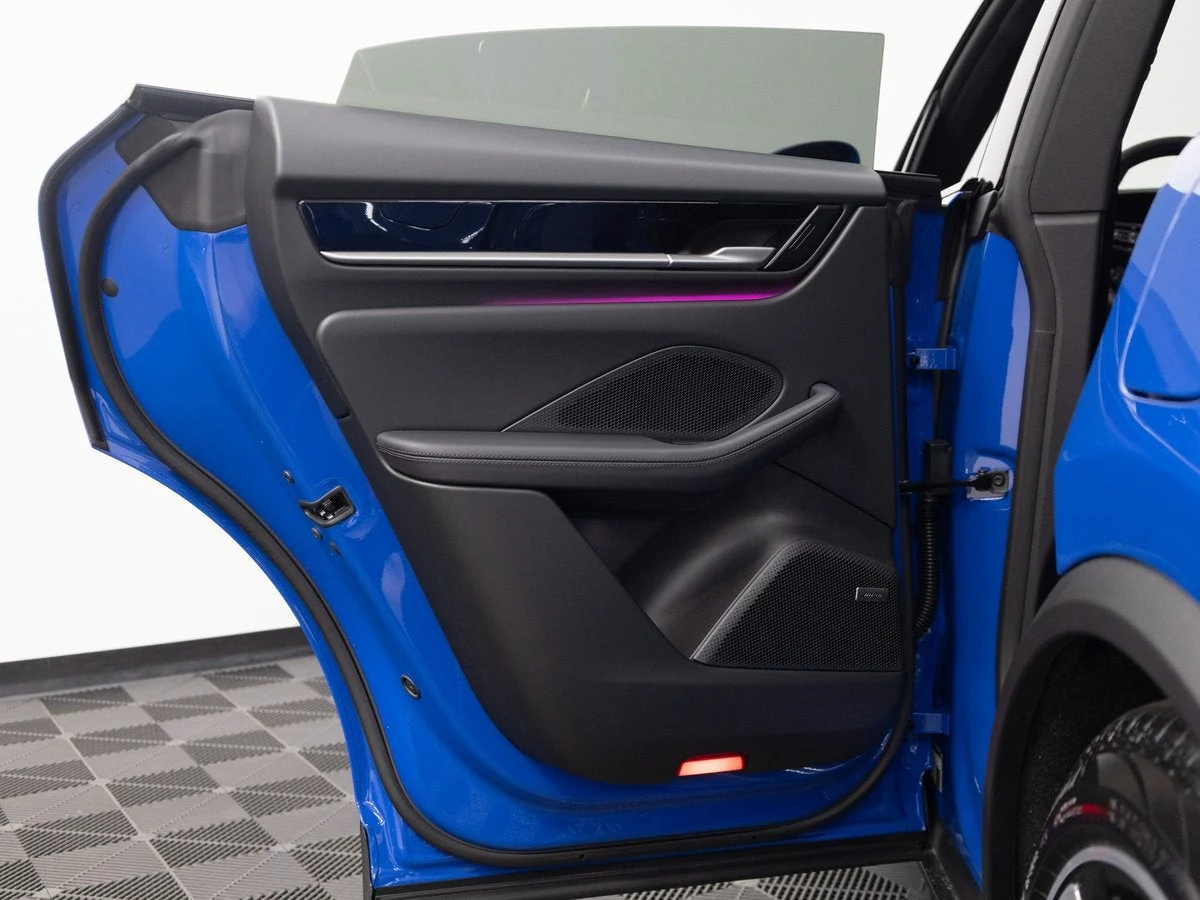 2026 Porsche Macan 4S Electric (XAB), 23/30