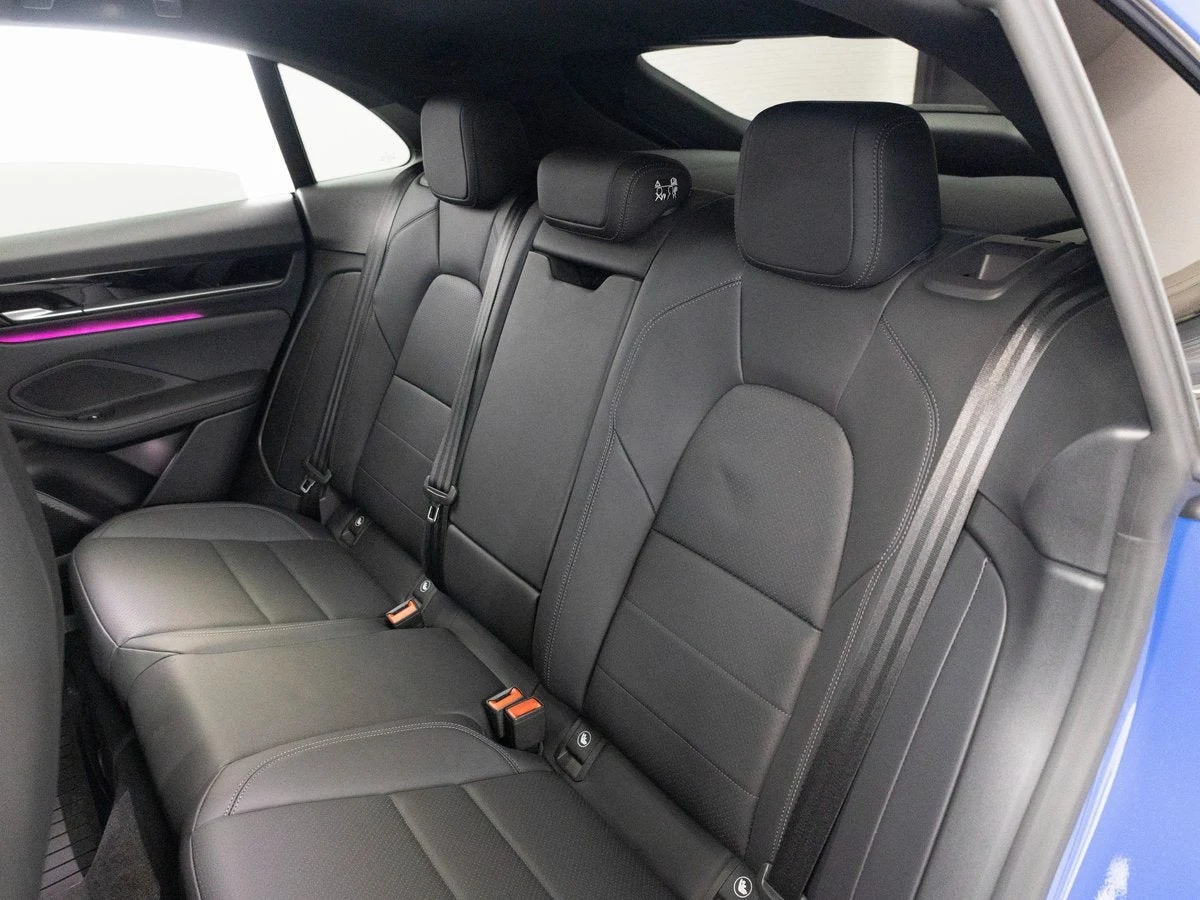 2026 Porsche Macan 4S Electric (XAB), 24/30