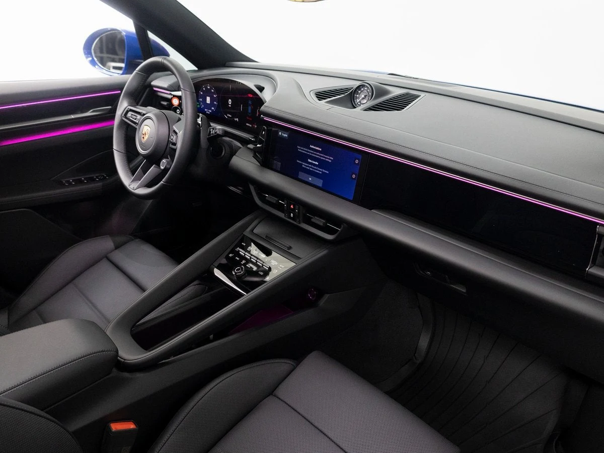 2026 Porsche Macan 4S Electric (XAB), 29/30