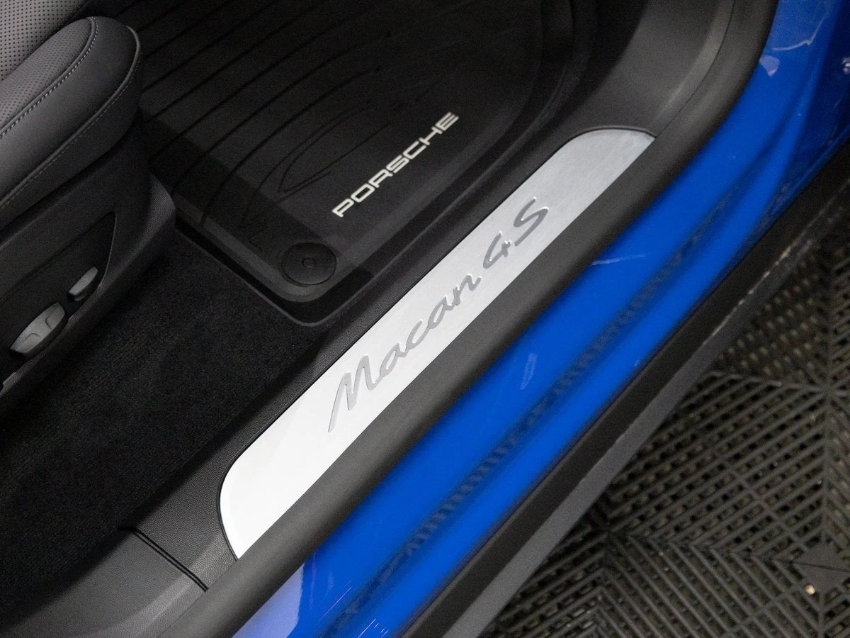 2026 Porsche Macan 4S Electric (XAB), 30/30