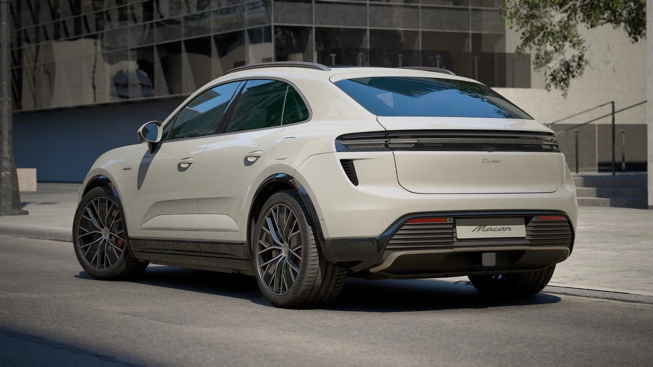 2026 Porsche Macan Turbo Electric (XAB), 3/14