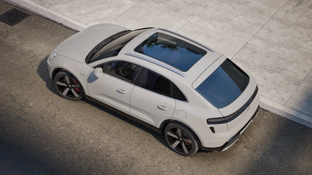 2026 Porsche Macan Turbo Electric (XAB), 4/14