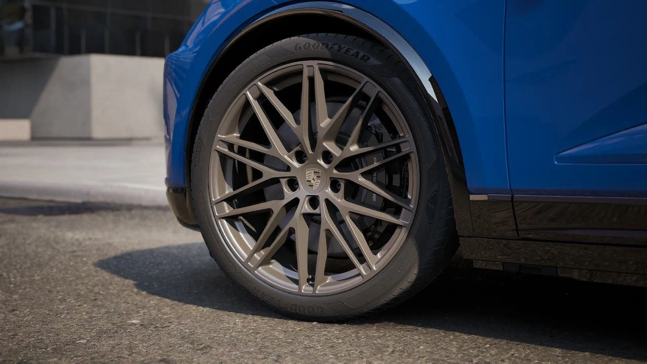 2026 Porsche Macan Turbo Electric (XAB), 10/14