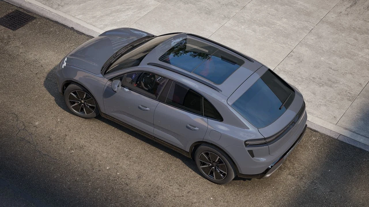 2026 Porsche Macan Turbo Electric (XAB), 4/14