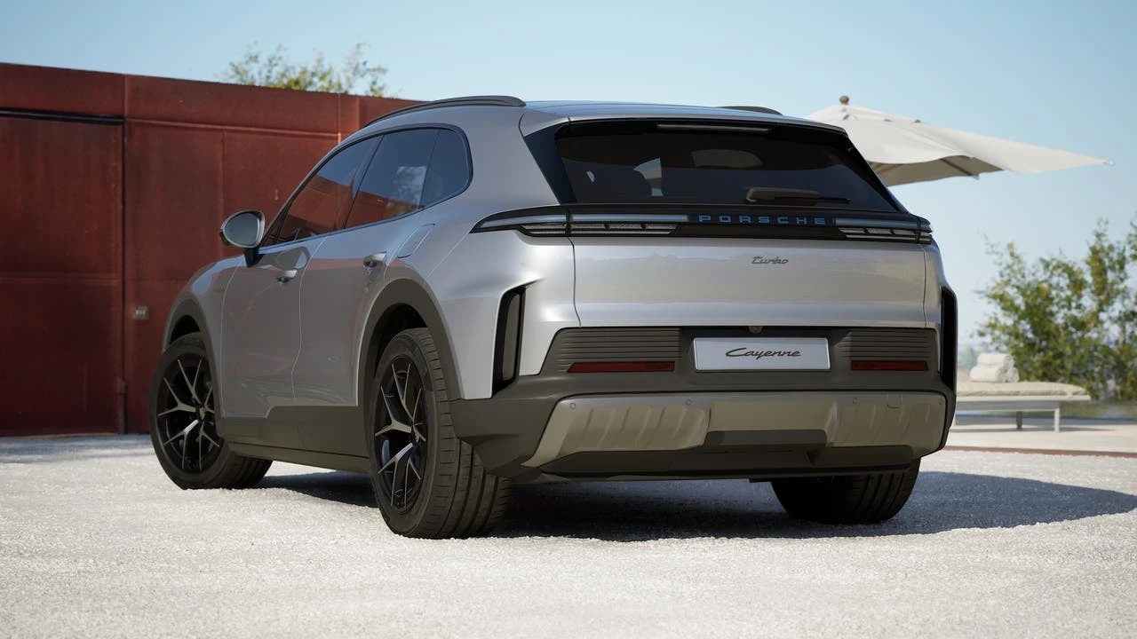 2026 Porsche Cayenne Turbo Electric (E4), 3/14