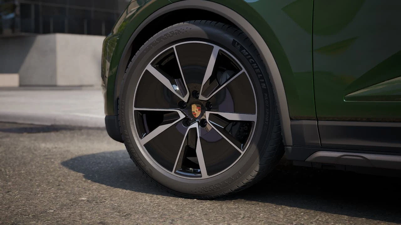 2026 Porsche Macan Electric (XAB), 10/14