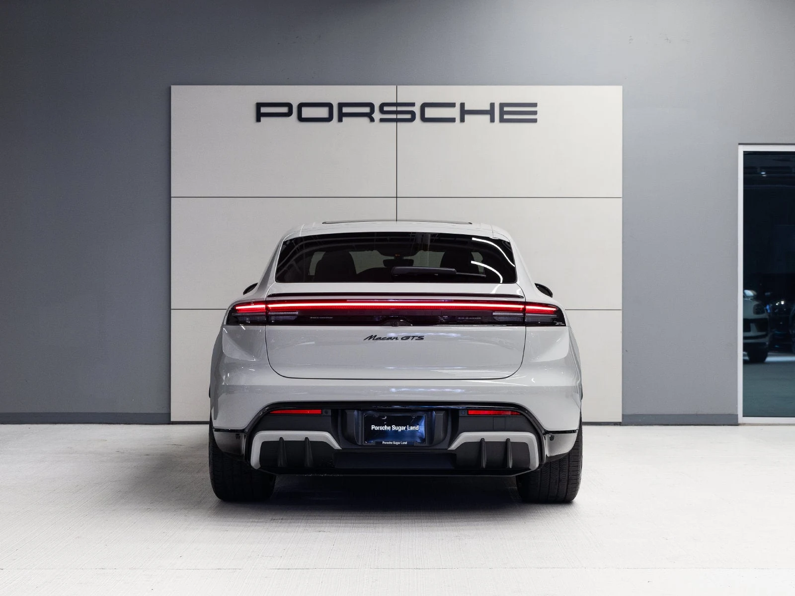 2026 Porsche Macan GTS Electric (XAB), 6/30