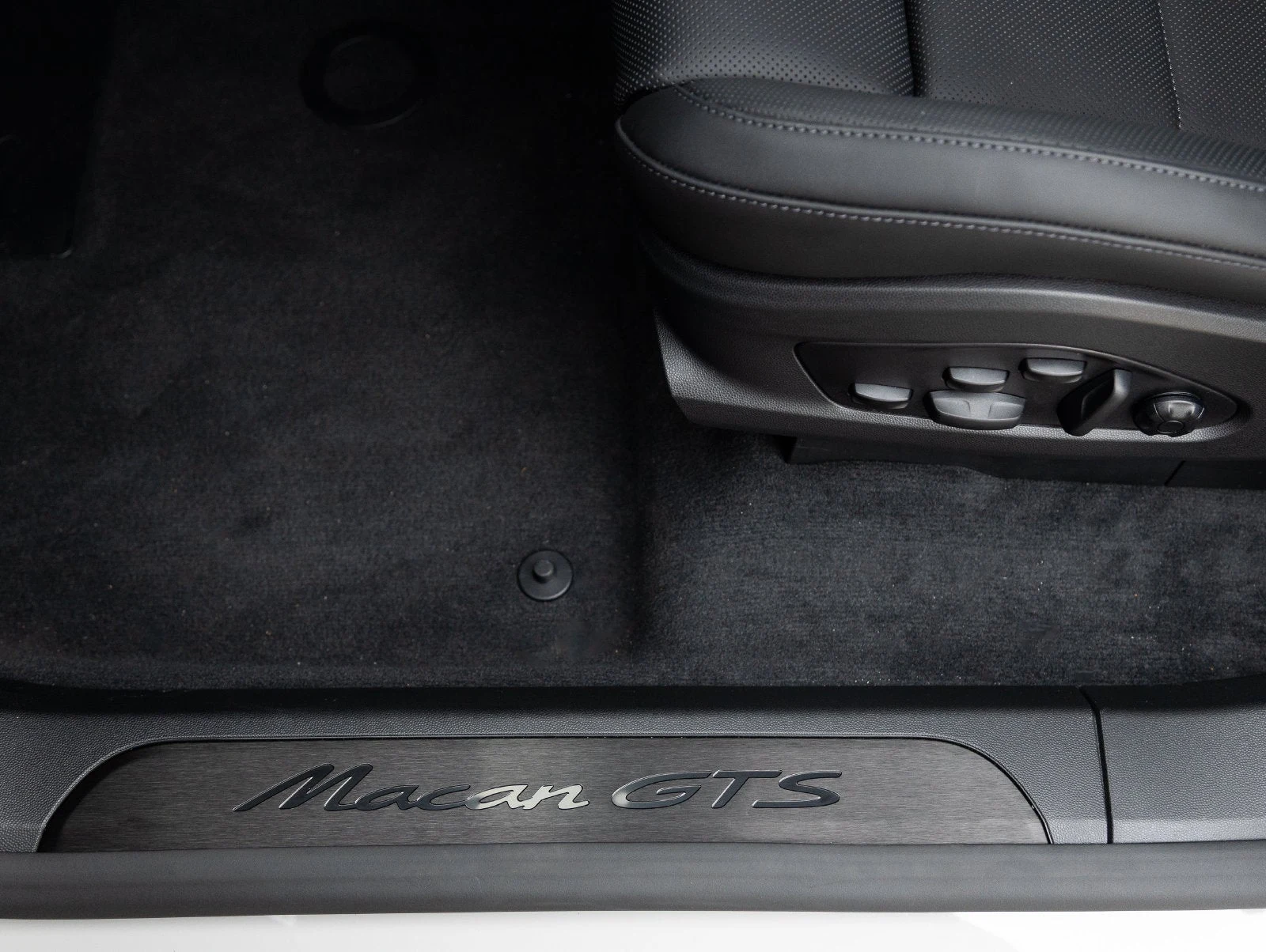 2026 Porsche Macan GTS Electric (XAB), 22/30
