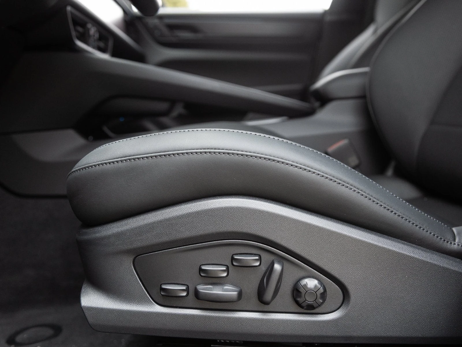 2026 Porsche Macan GTS Electric (XAB), 23/30