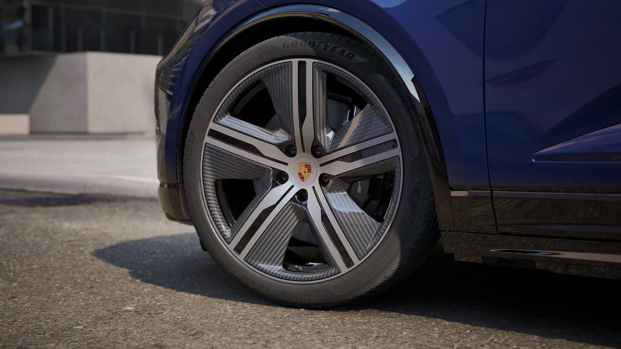 2026 Porsche Macan GTS Electric (XAB), 10/14