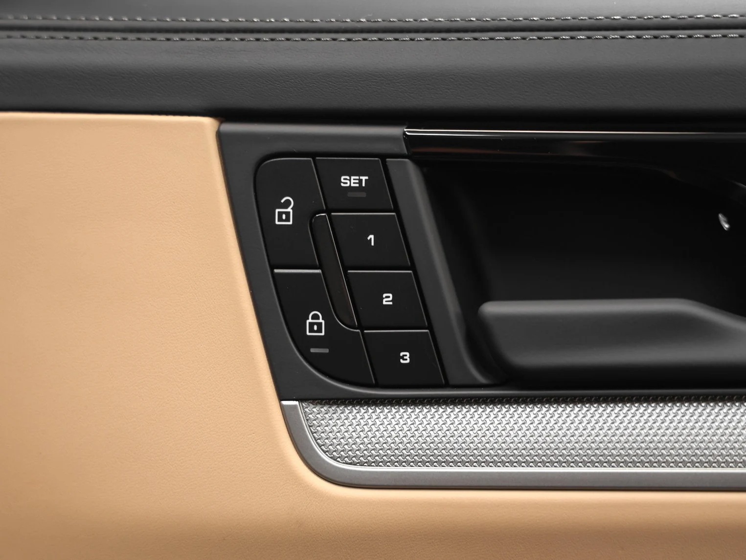 2026 Porsche Cayenne Coupé (3rd Generation), 21/30