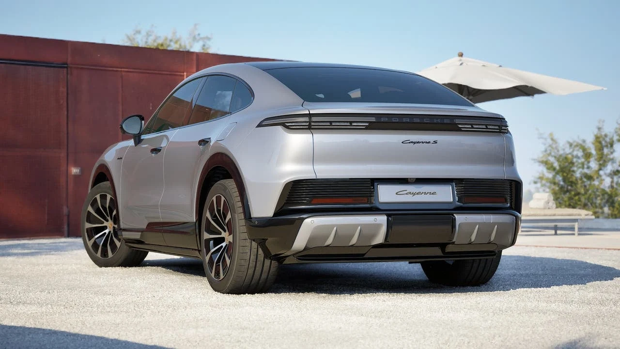 2026 Porsche Cayenne S Coupé Electric (E4), 3/14