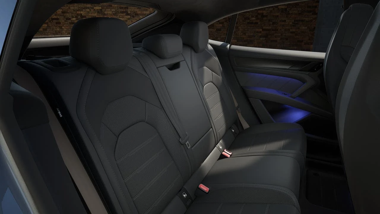 2026 Porsche Cayenne Turbo Coupé Electric (E4), 13/14