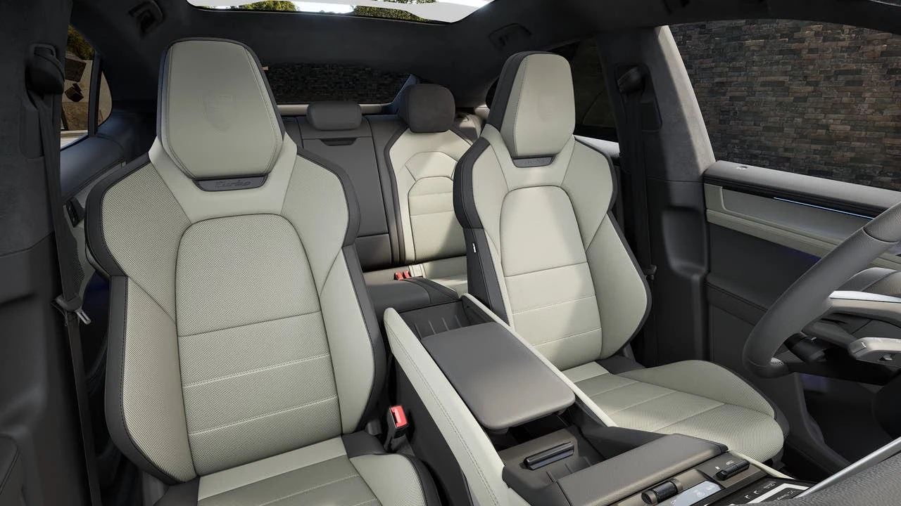 2026 Porsche Cayenne Turbo Coupé Electric (E4), 12/14