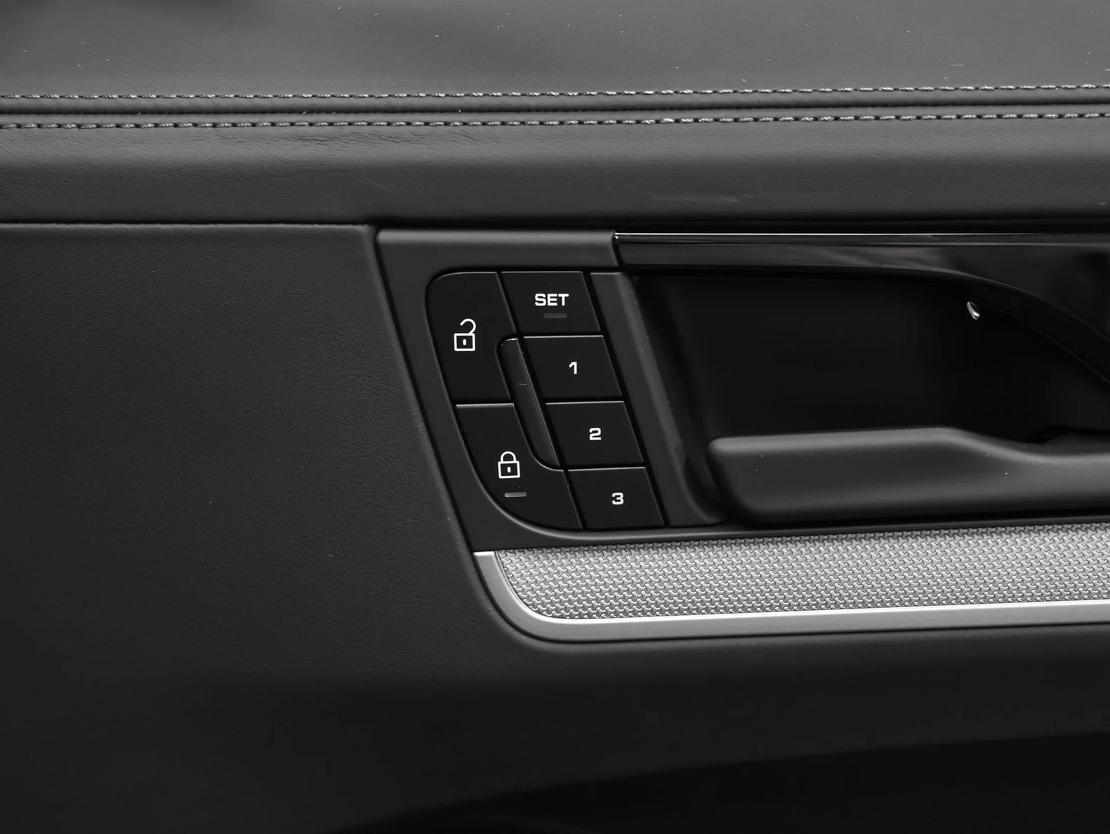 2026 Porsche Cayenne S Coupé (3rd Generation), 23/30