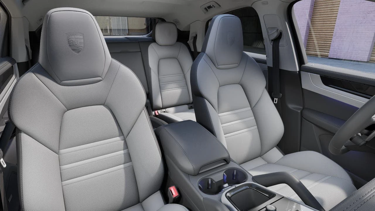 2026 Porsche Cayenne S Coupé interior, seats, Leather Interior In Black/Chalk