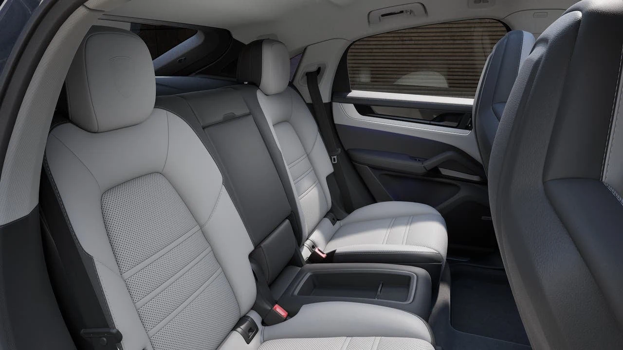 2026 Porsche Cayenne S Coupé interior, seats, Leather Interior In Black/Chalk