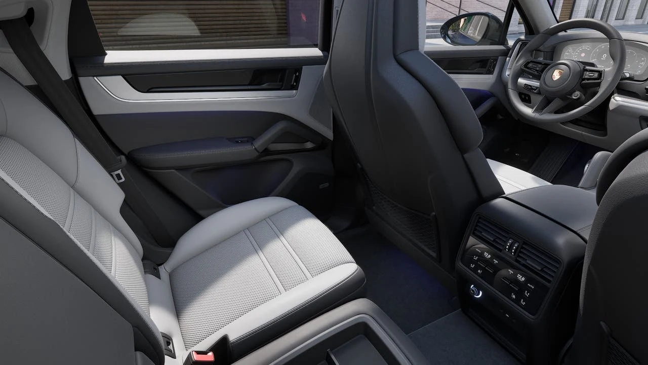 2026 Porsche Cayenne S Coupé interior, seats, Leather Interior In Black/Chalk
