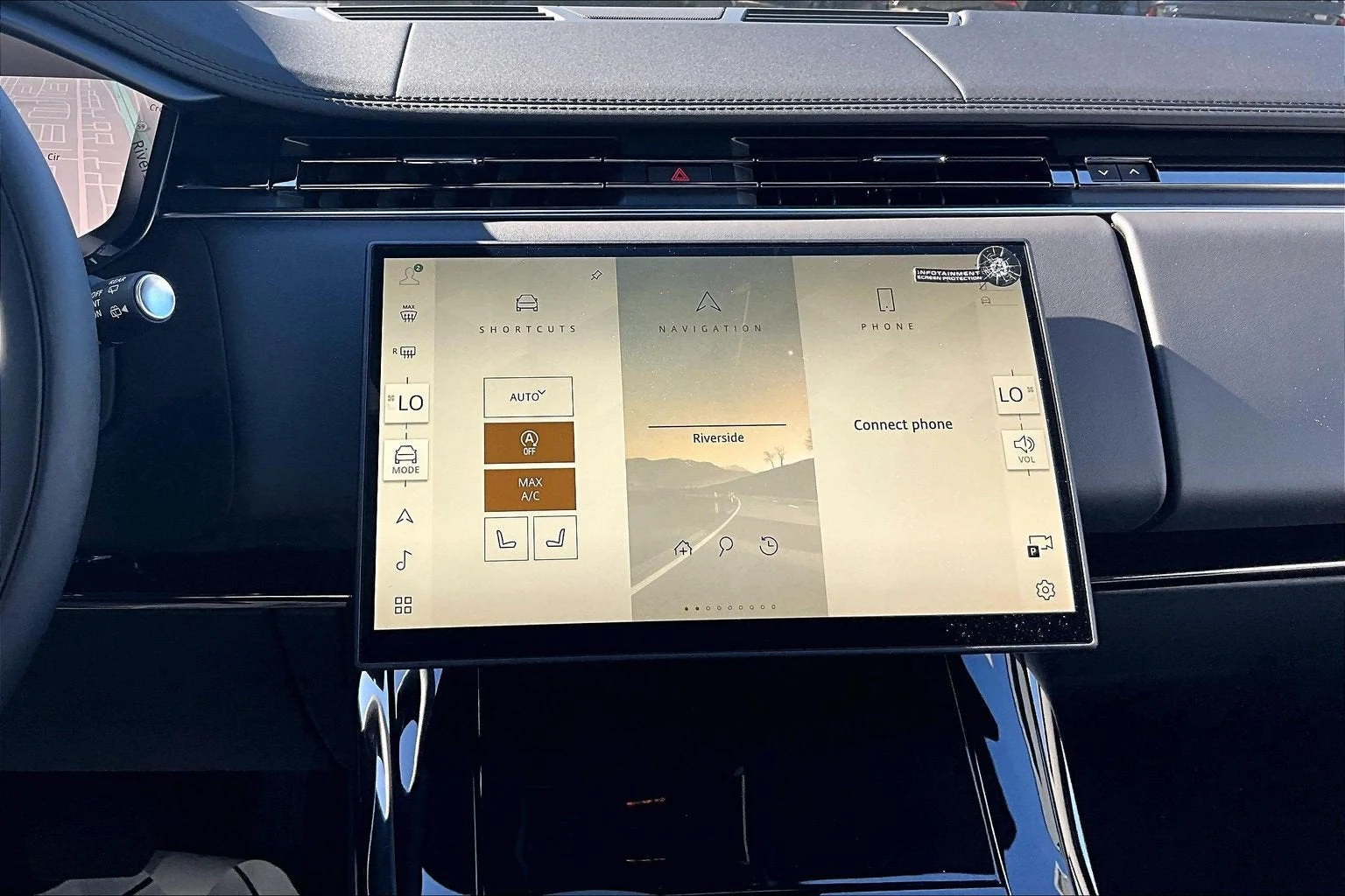 2027 Land Rover Range Rover Sport SE interior, Ebony