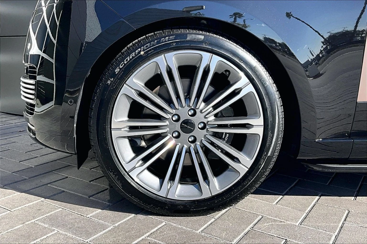 2026 Land Rover Range Rover SV LWB wheel