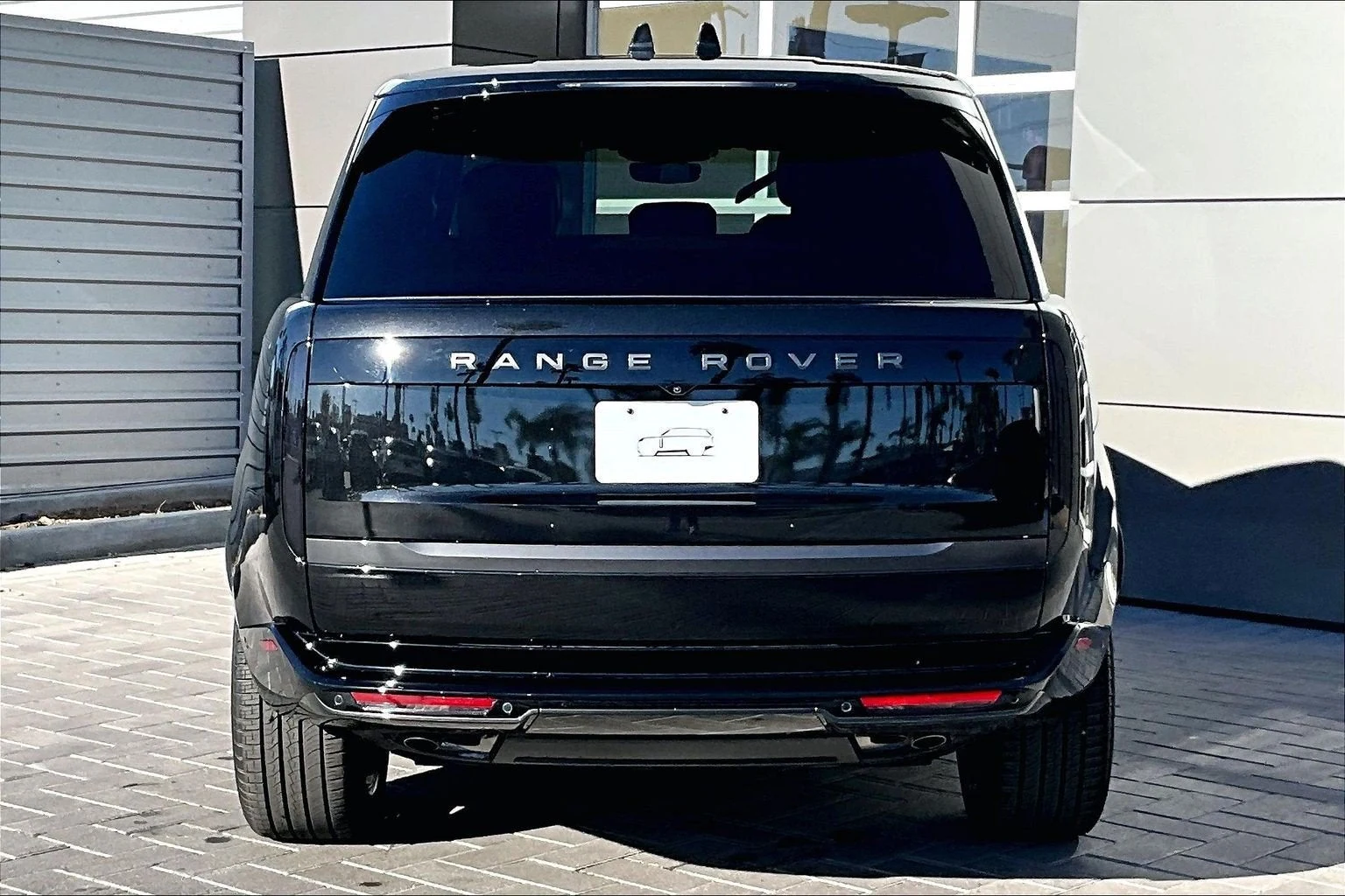 2027 Land Rover Range Rover SE for sale, exterior, Santorini Black