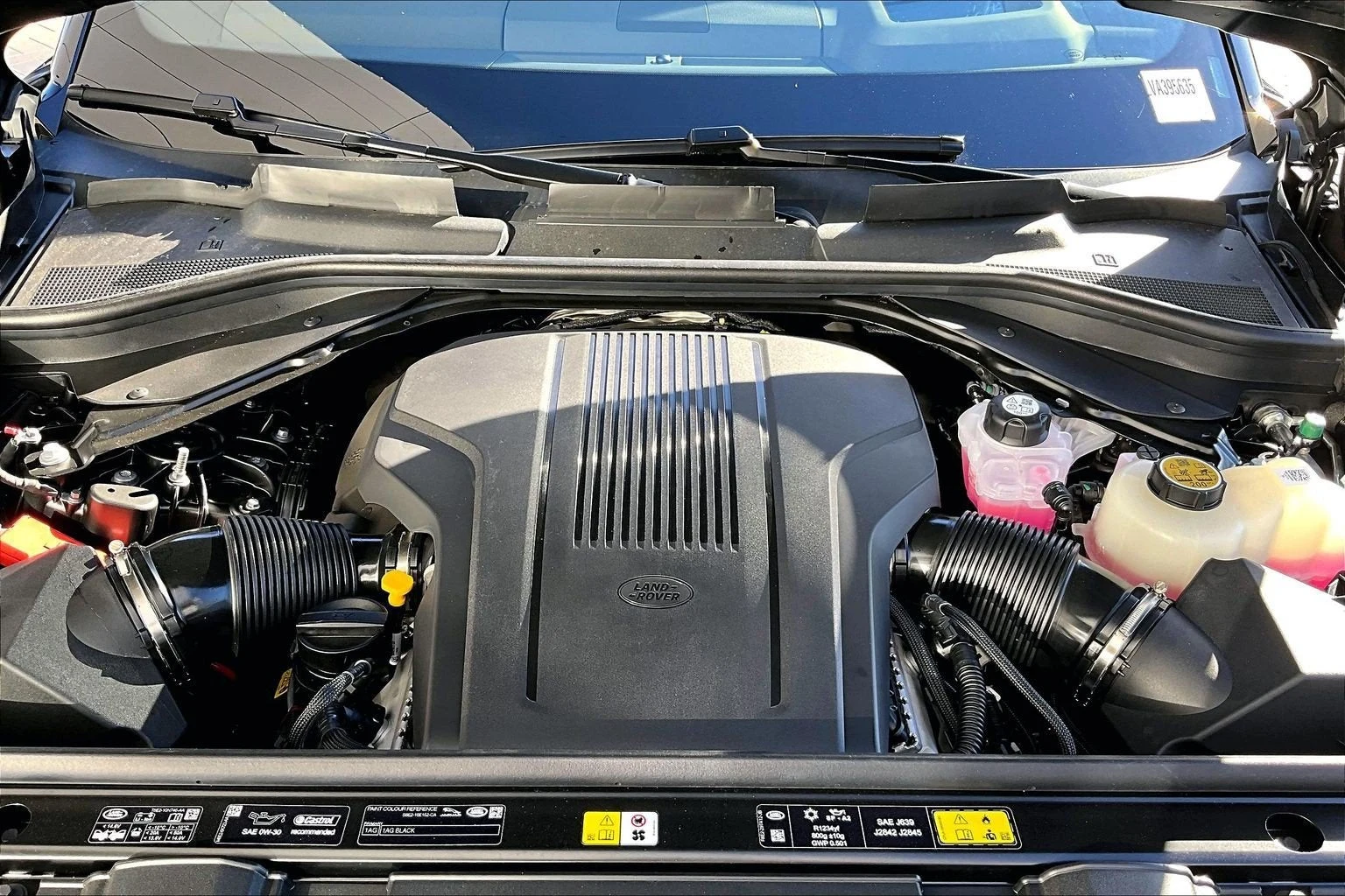 2027 Land Rover Range Rover SE engine