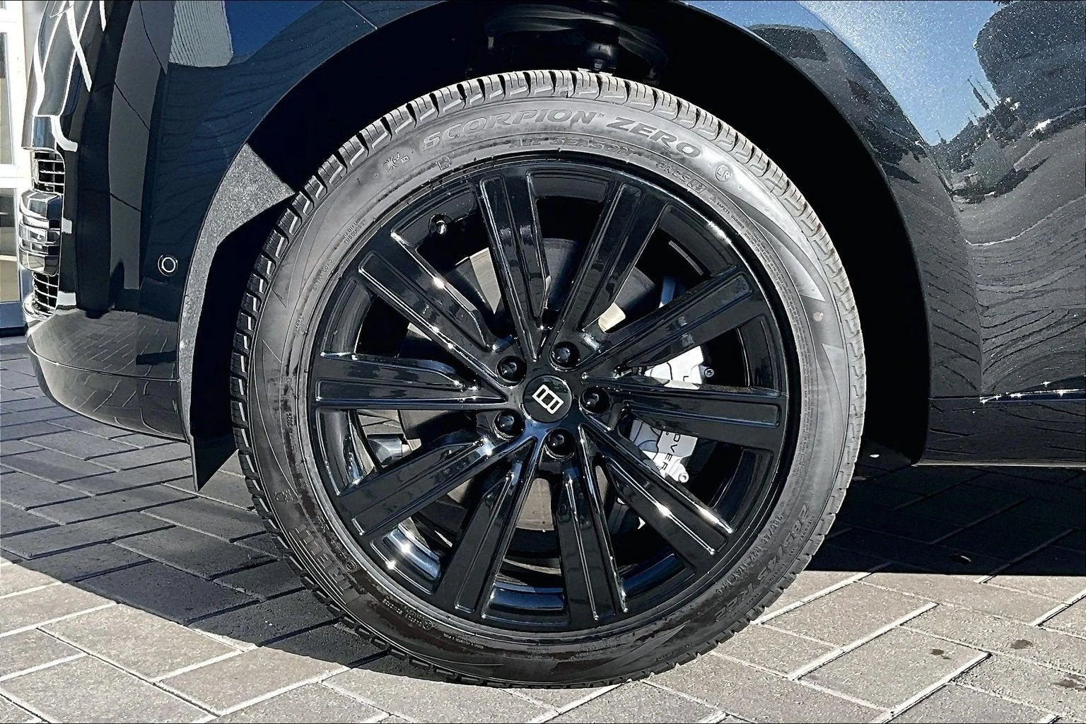 2027 Land Rover Range Rover SE wheel