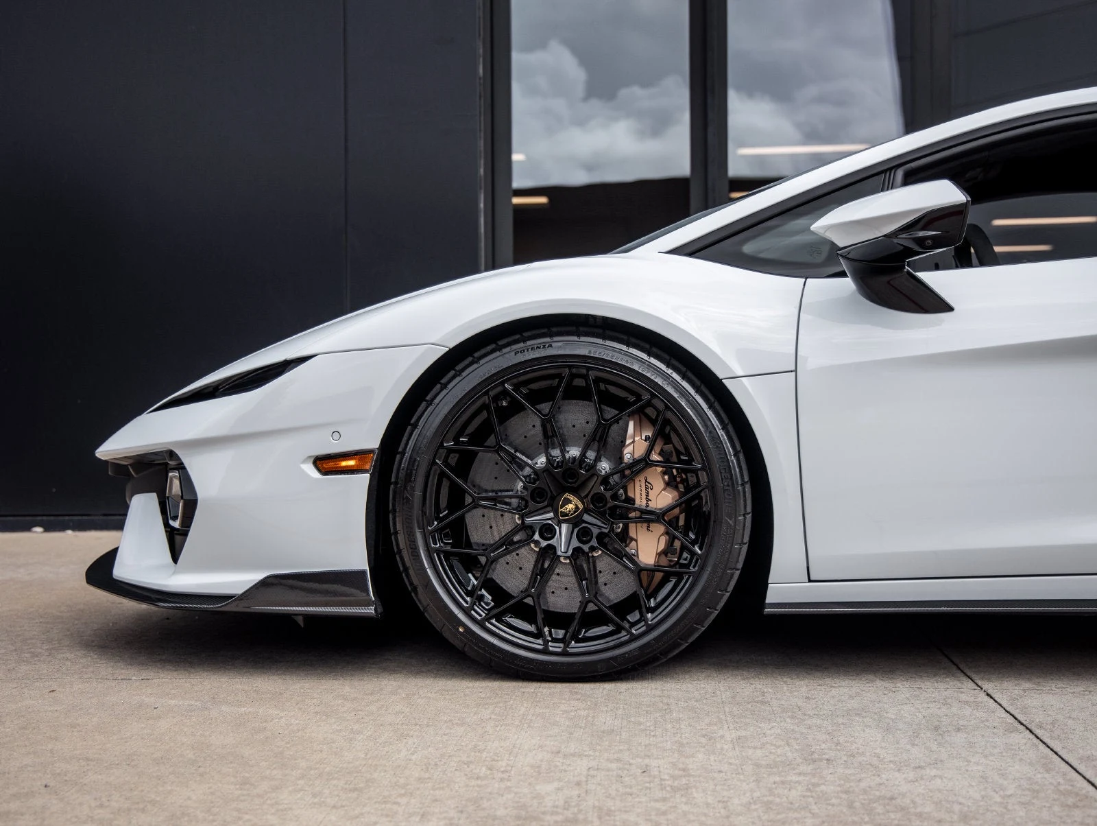 2026 Lamborghini Temerario Base for sale, exterior, Bianco Icarus Metallic