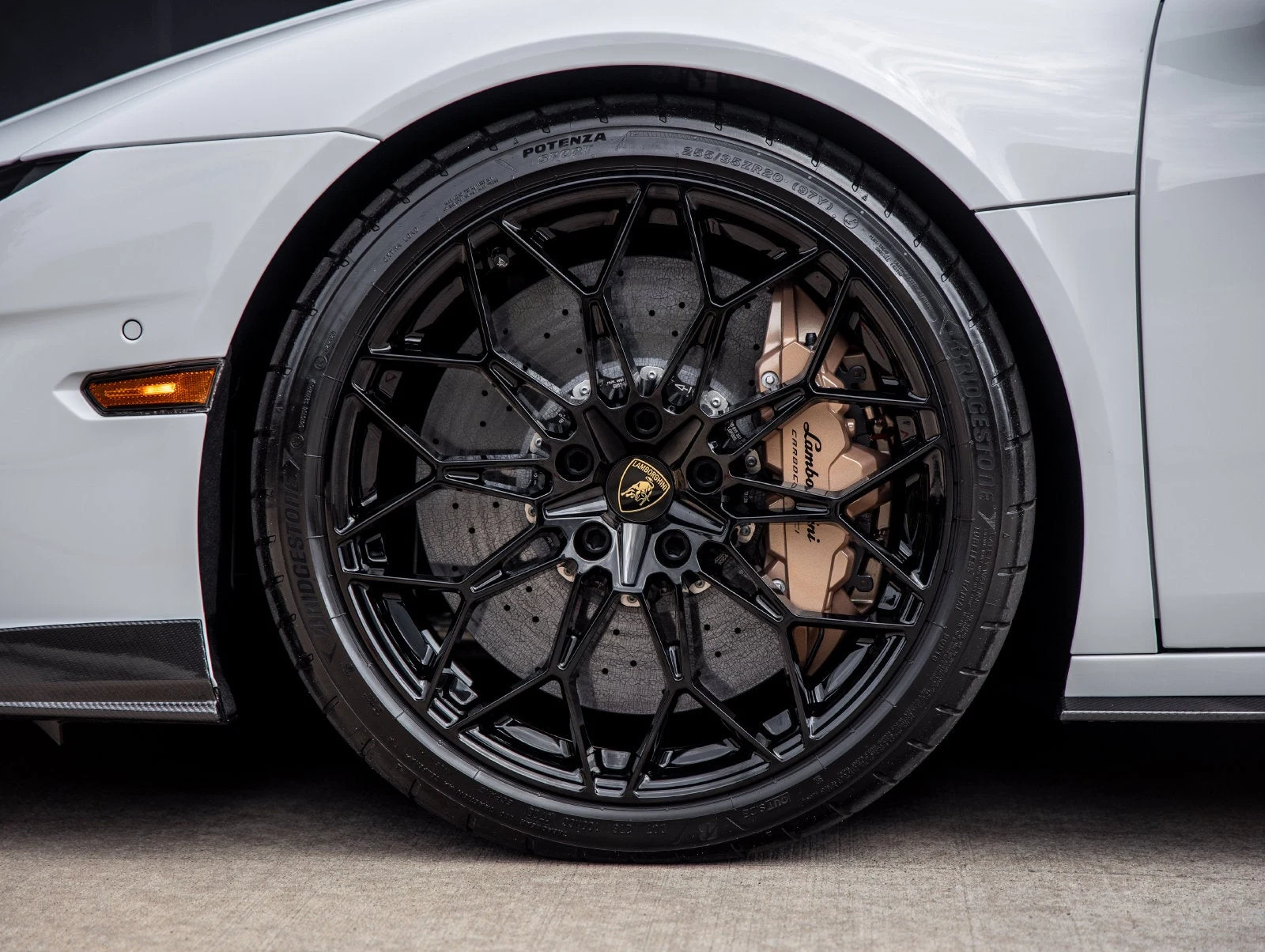 2026 Lamborghini Temerario Base wheel