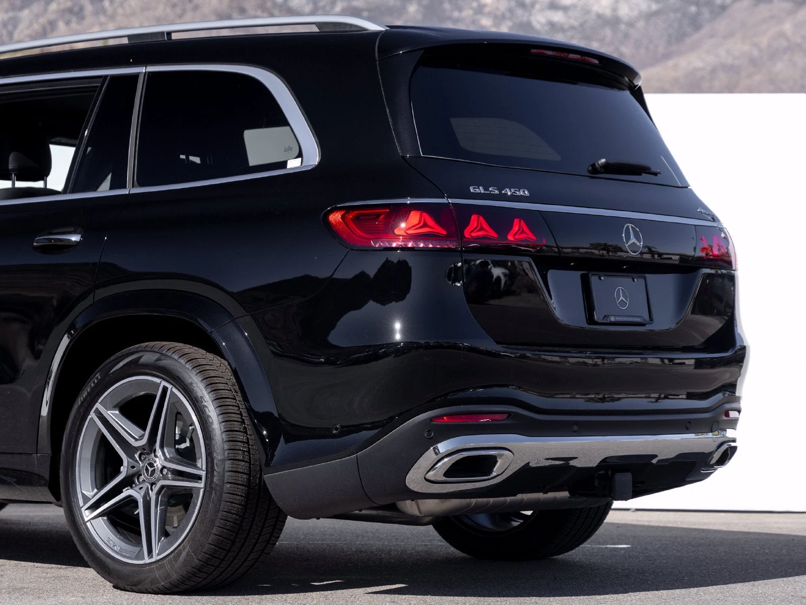 2027 Mercedes-Benz GLS GLS 450 4MATIC®, rear three-quarter view, Black