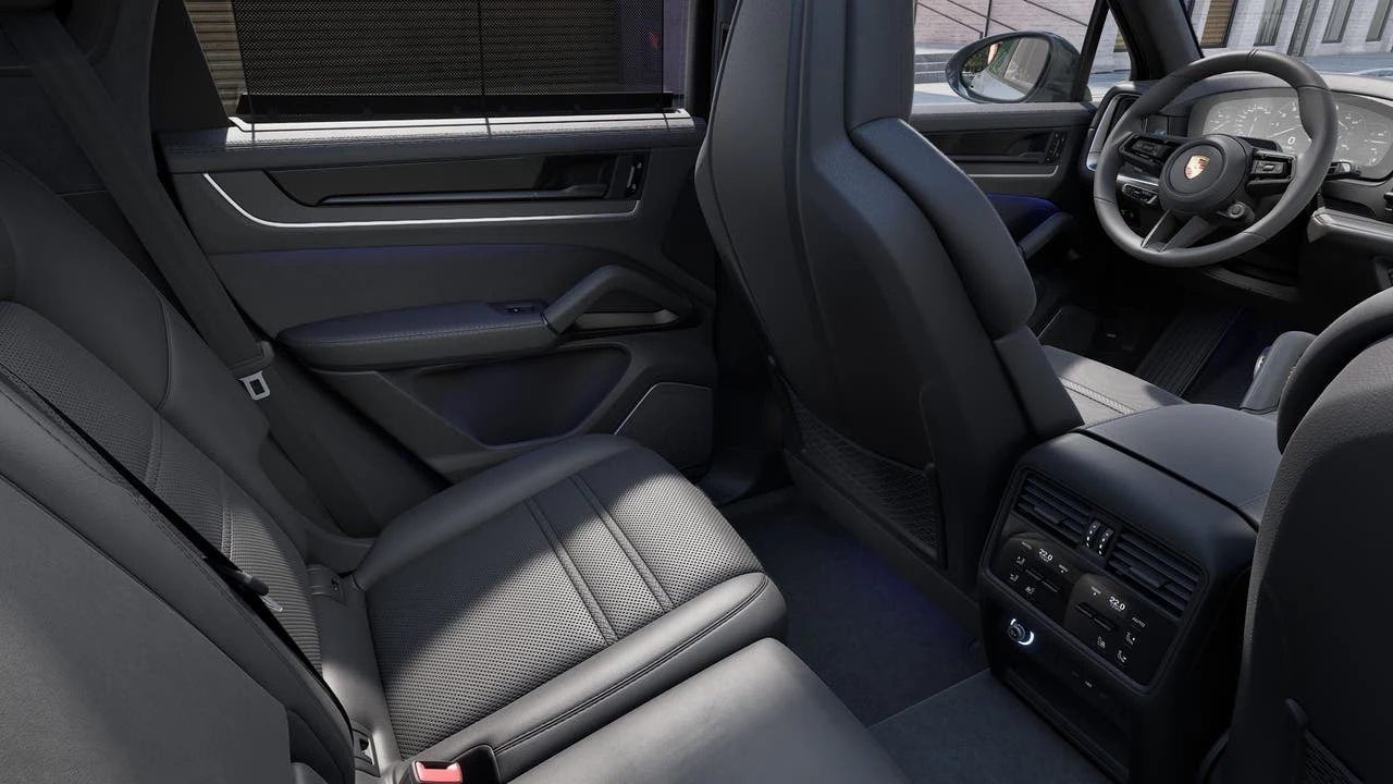 2027 Porsche Cayenne GTS interior, seats