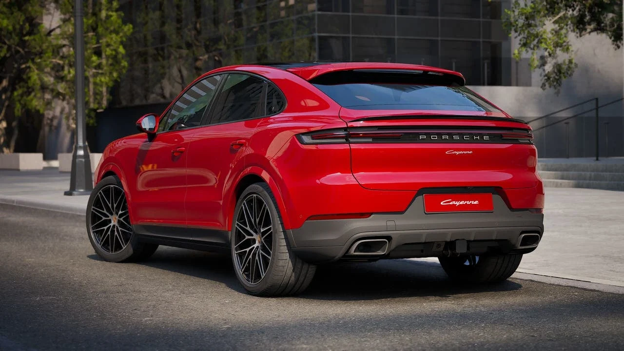2027 Porsche Cayenne Coupé, rear three-quarter view, Carmine Red