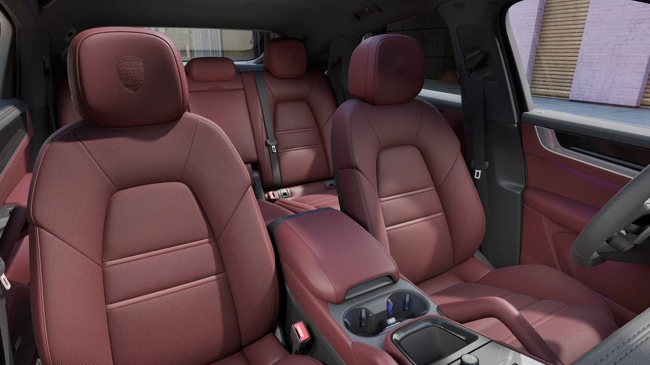 2027 Porsche Cayenne Coupé interior, seats, Leather Interior In Black/Bordeaux Red