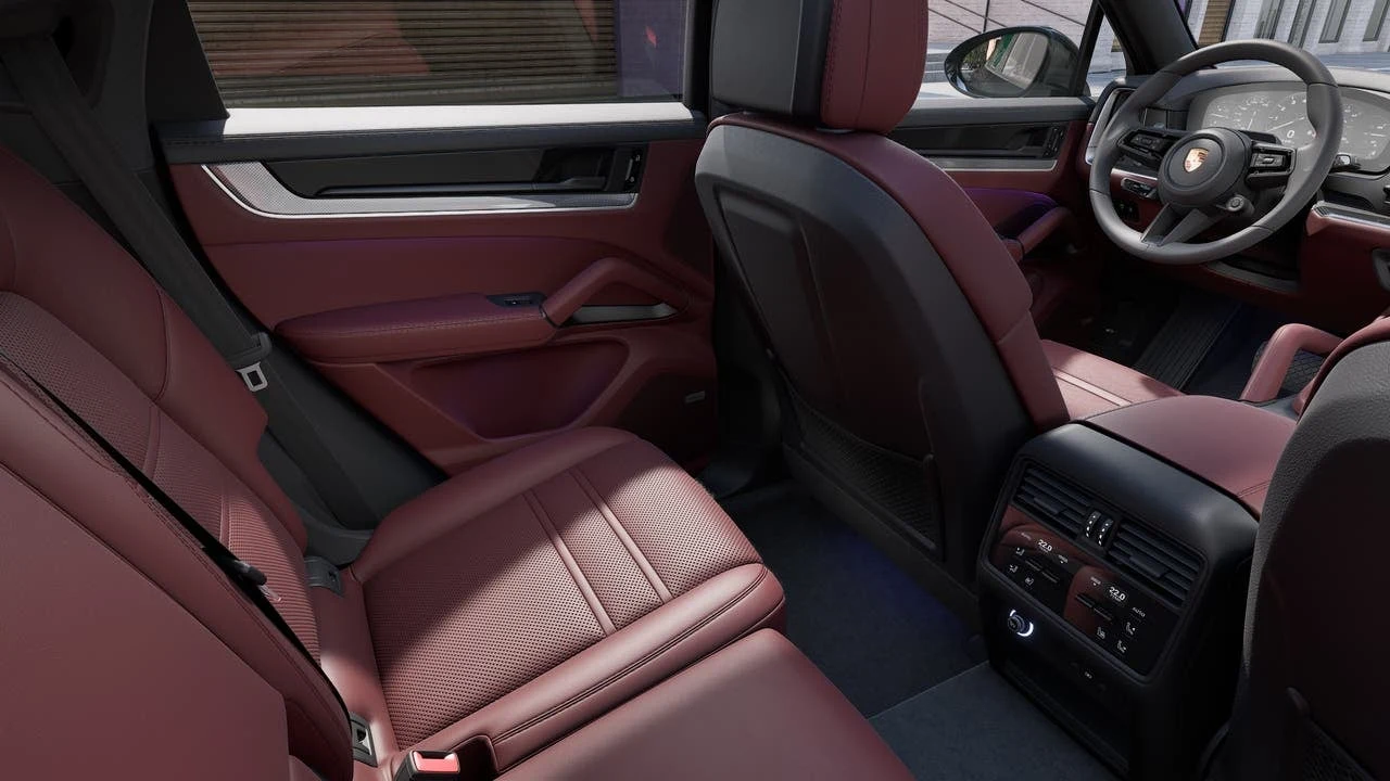 2027 Porsche Cayenne Coupé interior, seats, Leather Interior In Black/Bordeaux Red