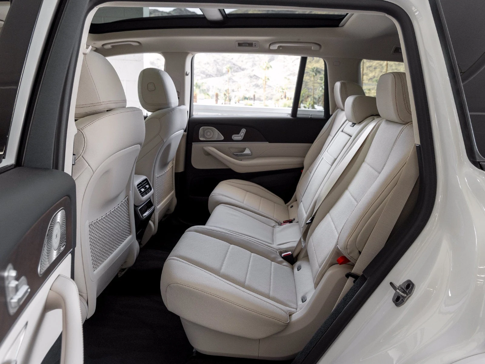 2027 Mercedes-Benz GLS GLS 450 4MATIC® interior, seats, Macchiato Beige