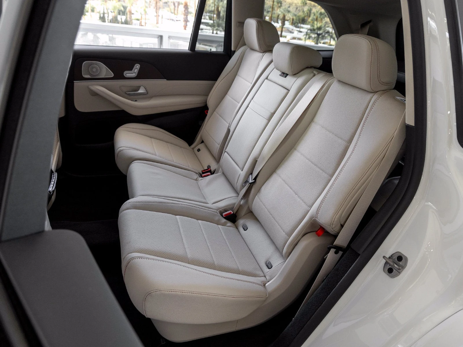 2027 Mercedes-Benz GLS GLS 450 4MATIC® interior, seats, Macchiato Beige