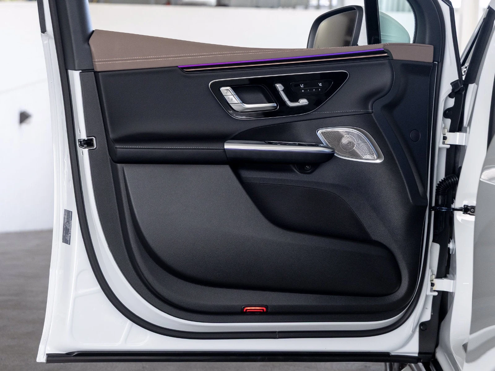 2027 Mercedes-Benz EQE 320+ SUV interior, door panel, Sable Brown/Black