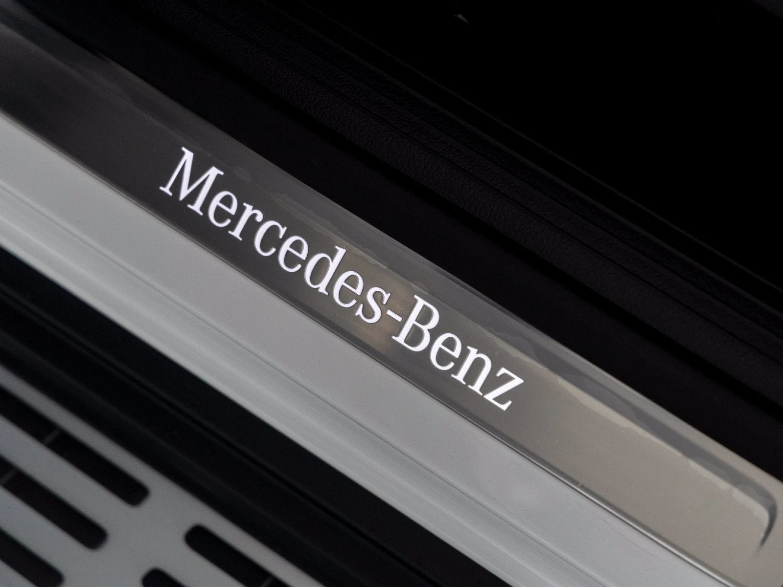 2027 Mercedes-Benz EQE 320+ SUV, detail
