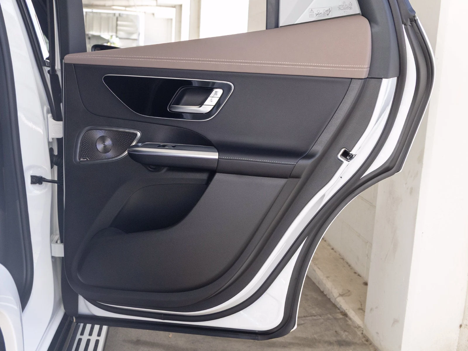 2027 Mercedes-Benz EQE 320+ SUV interior, door panel, Sable Brown/Black